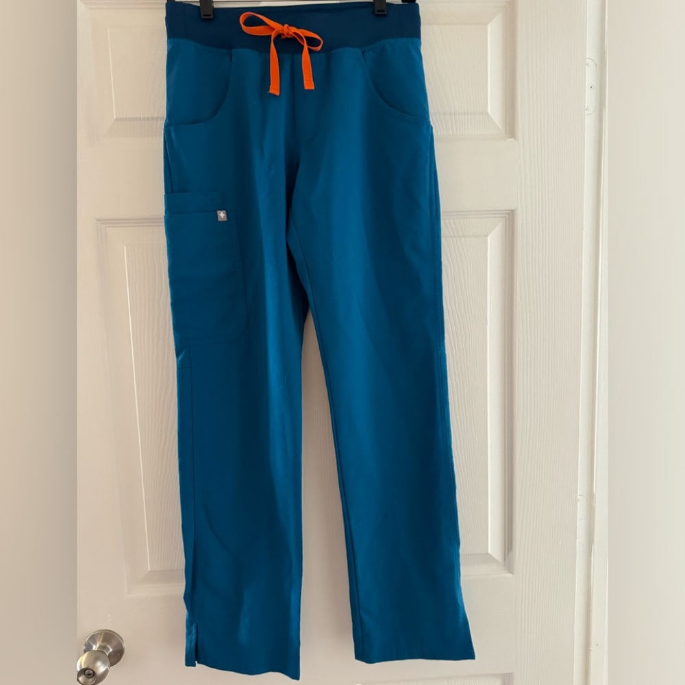 Figs kade cargo scrub pant. Size XS.